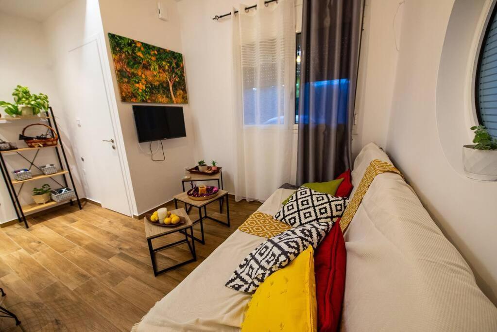 Lemon Garden Stylish Private Apartment Kalamata Exteriér fotografie